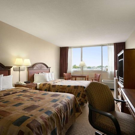 Days Inn By Wyndham Sidney Oh מראה חיצוני תמונה