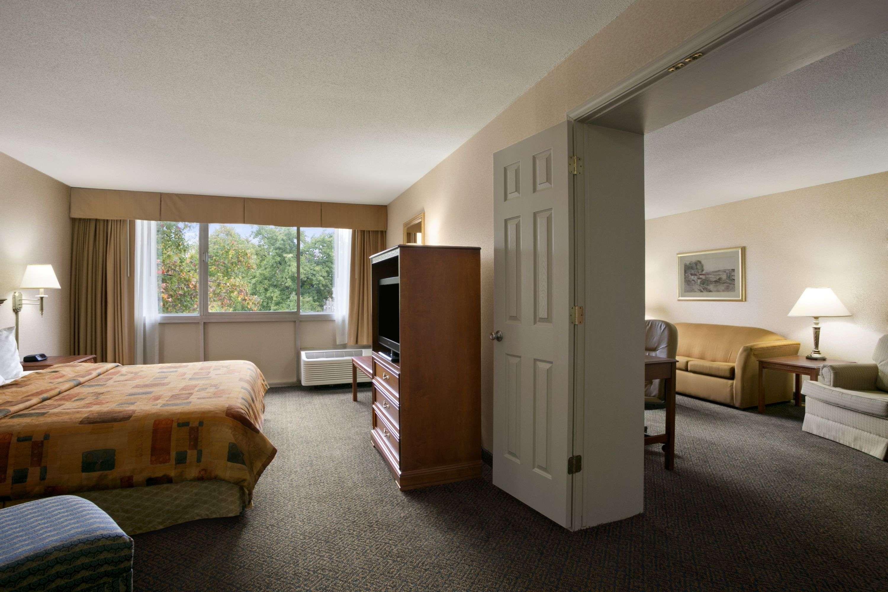 Days Inn By Wyndham Sidney Oh מראה חיצוני תמונה
